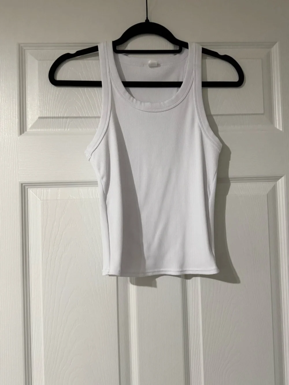 ALO Yoga White Goddess Tank - Picture 2 of 4